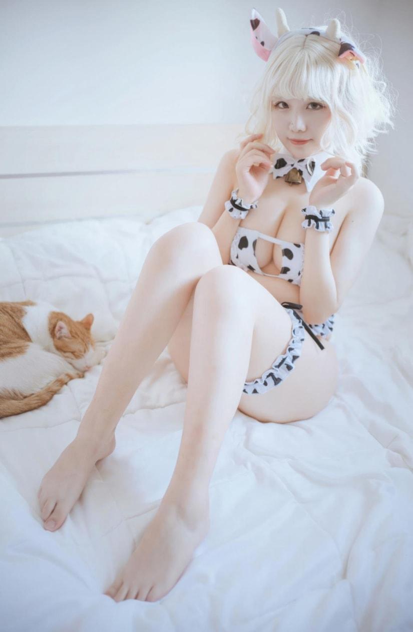 阿半今天很开心 奶牛比基尼-资源分享