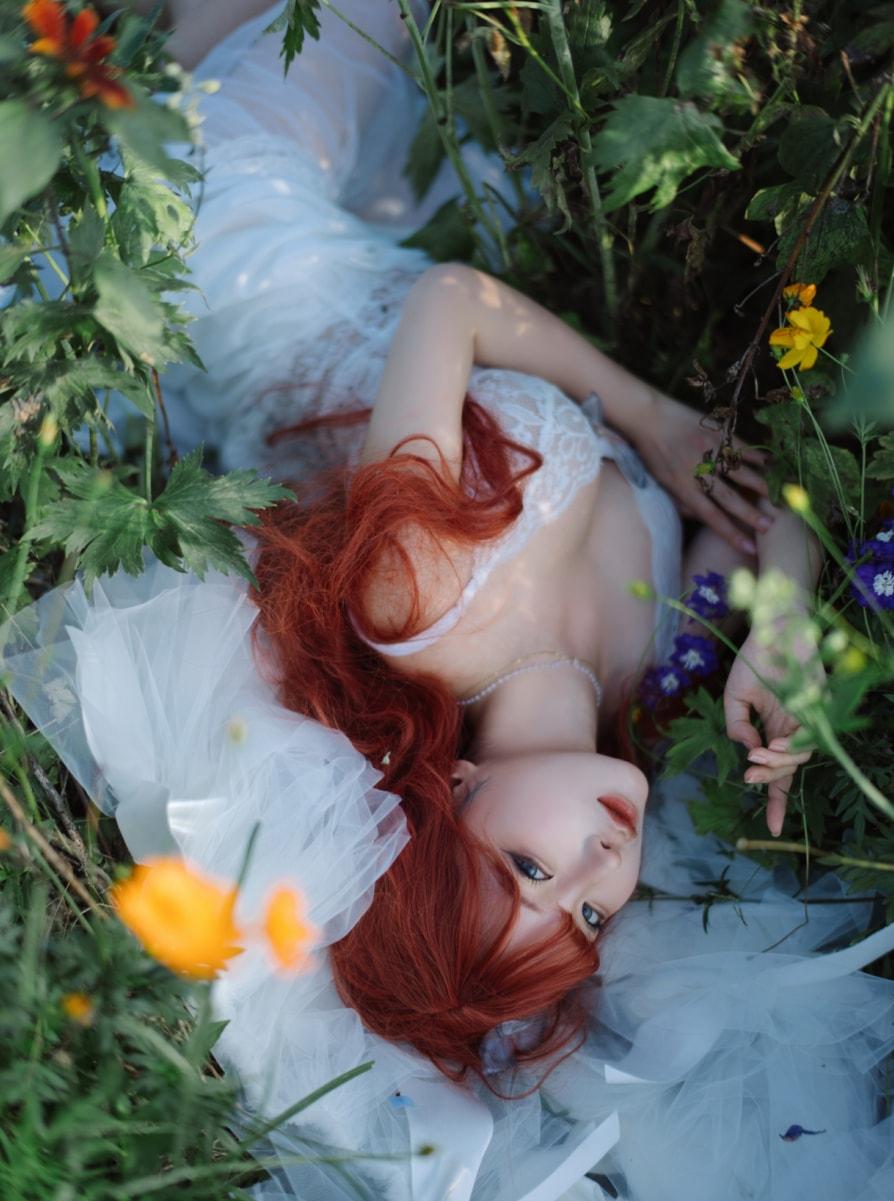 蠢沫沫 花丛婚纱-值得珍藏